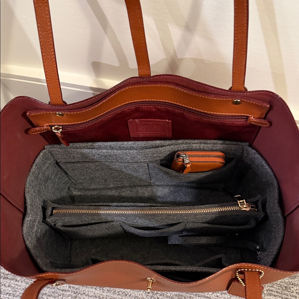 Coach Market Tote - Saddle Color with organizer - Picture 6 of 6